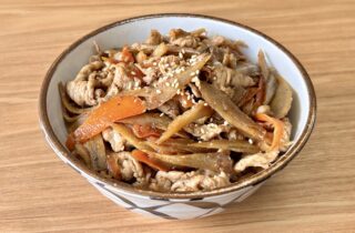 豚こまきんぴら丼-1